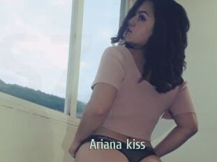 Ariana_kiss