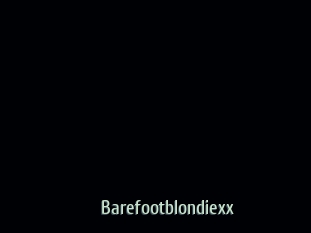 Barefootblondiexx