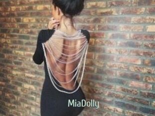 Mia_Dolly