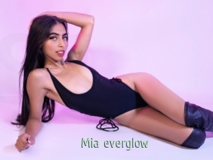 Mia_everglow