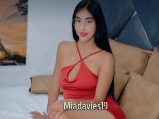 Miadavies19