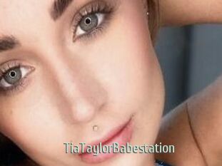 TiaTaylorBabestation